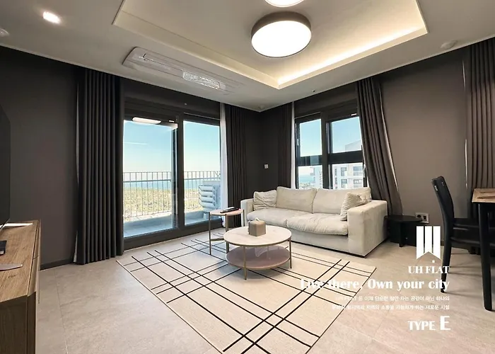 Y Collection By Uh Flat Osiria 4*