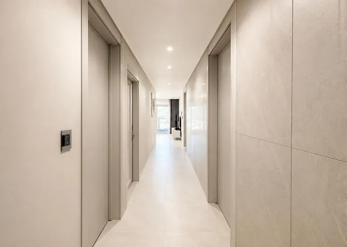 Y Collection By Uh Flat Osiria
