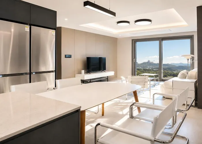 Hotel apartamentowy Y Collection By Uh Flat Osiria 4*